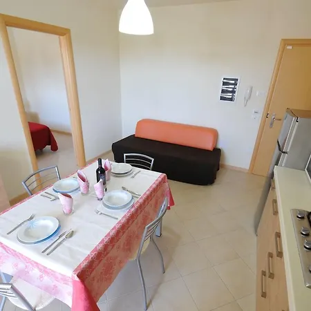 Cleo Apartment *